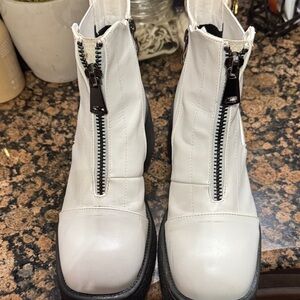Stylish White Zippered Ankle Boots